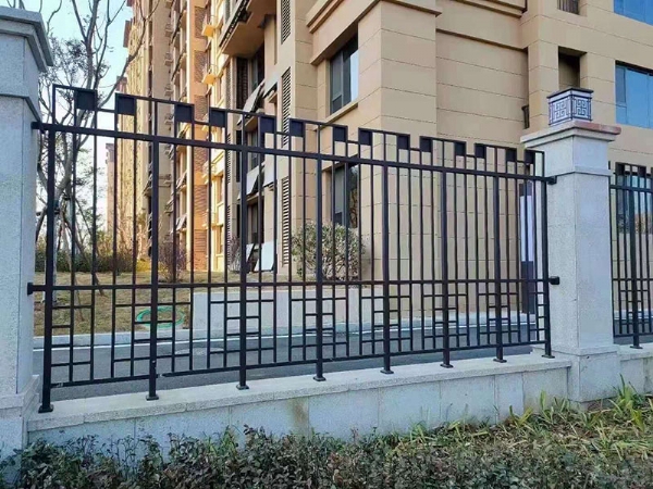 鐵藝圍欄的維護保養(yǎng)常識